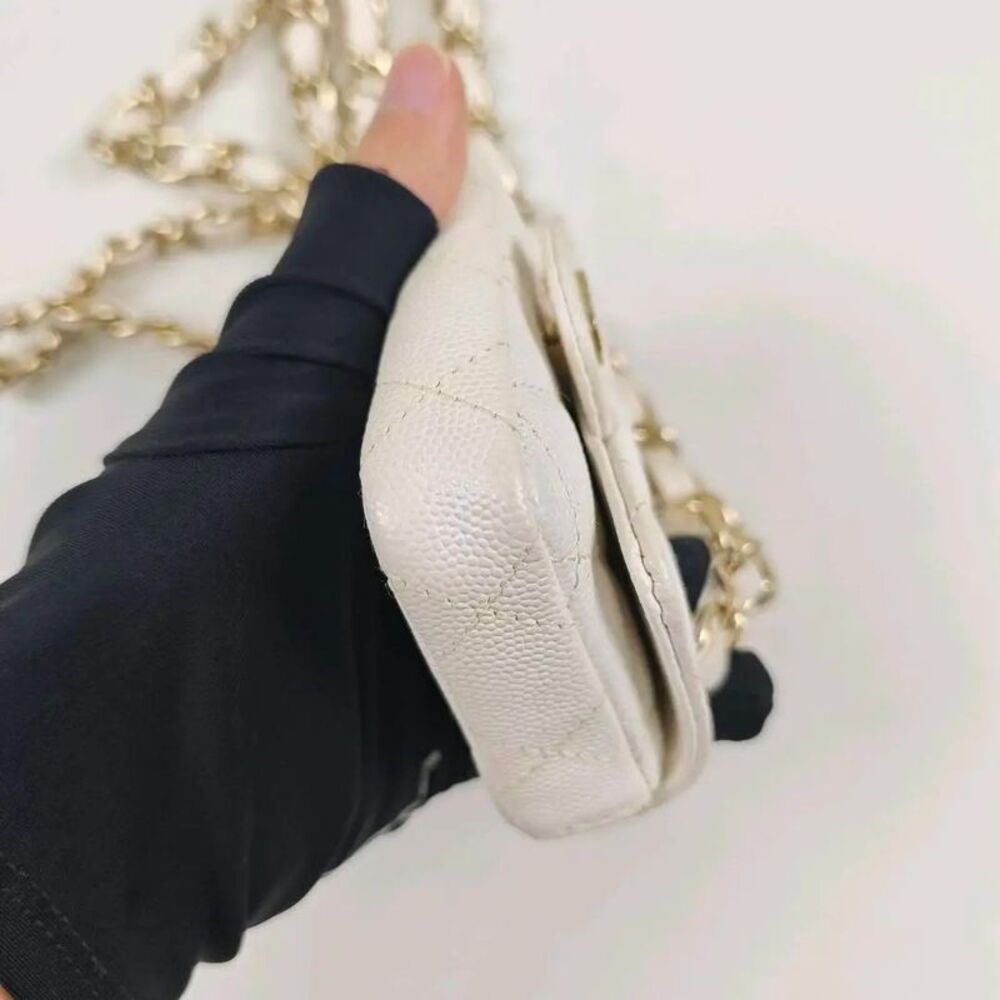 Chanel Women Pre-Loved Bag Very Good Condition - Picture 6 of 9